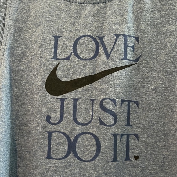 Nike Exercise Tank - Picture 2 of 4